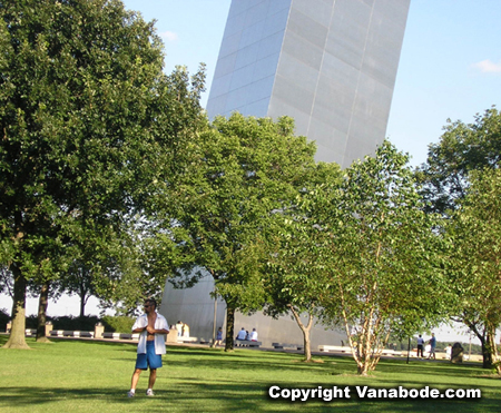 Picture of Jason at foot of Gateway Arch