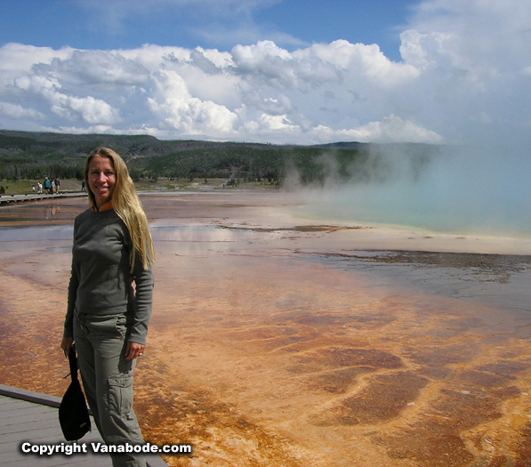 Yellowstone National Park hot spring picture