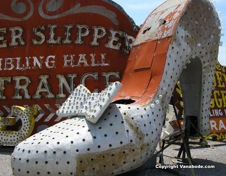 silver slipper picture at las vegas graveyard