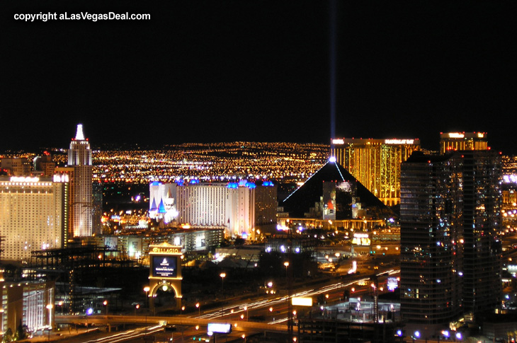 las vegas at night image